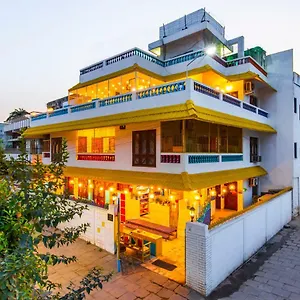 Gostops Lite Hostel